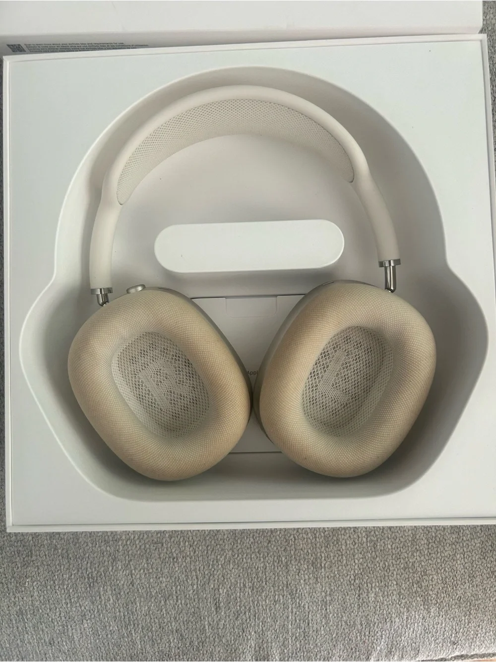 Apple AirPods Max - Silver/Cream Wireless Over-Ear Headphones